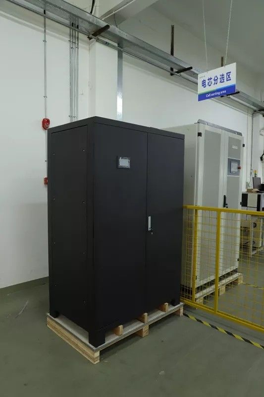 Disesuaikan Deep Cycle Tegangan Tinggi 20kwh 30kwh Lithium Ion Lifepo4 Kabinet Baterai Tata Surya